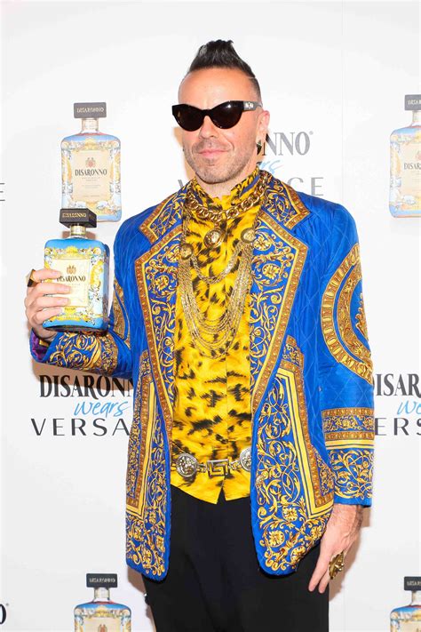 Disaronno wears Versace 